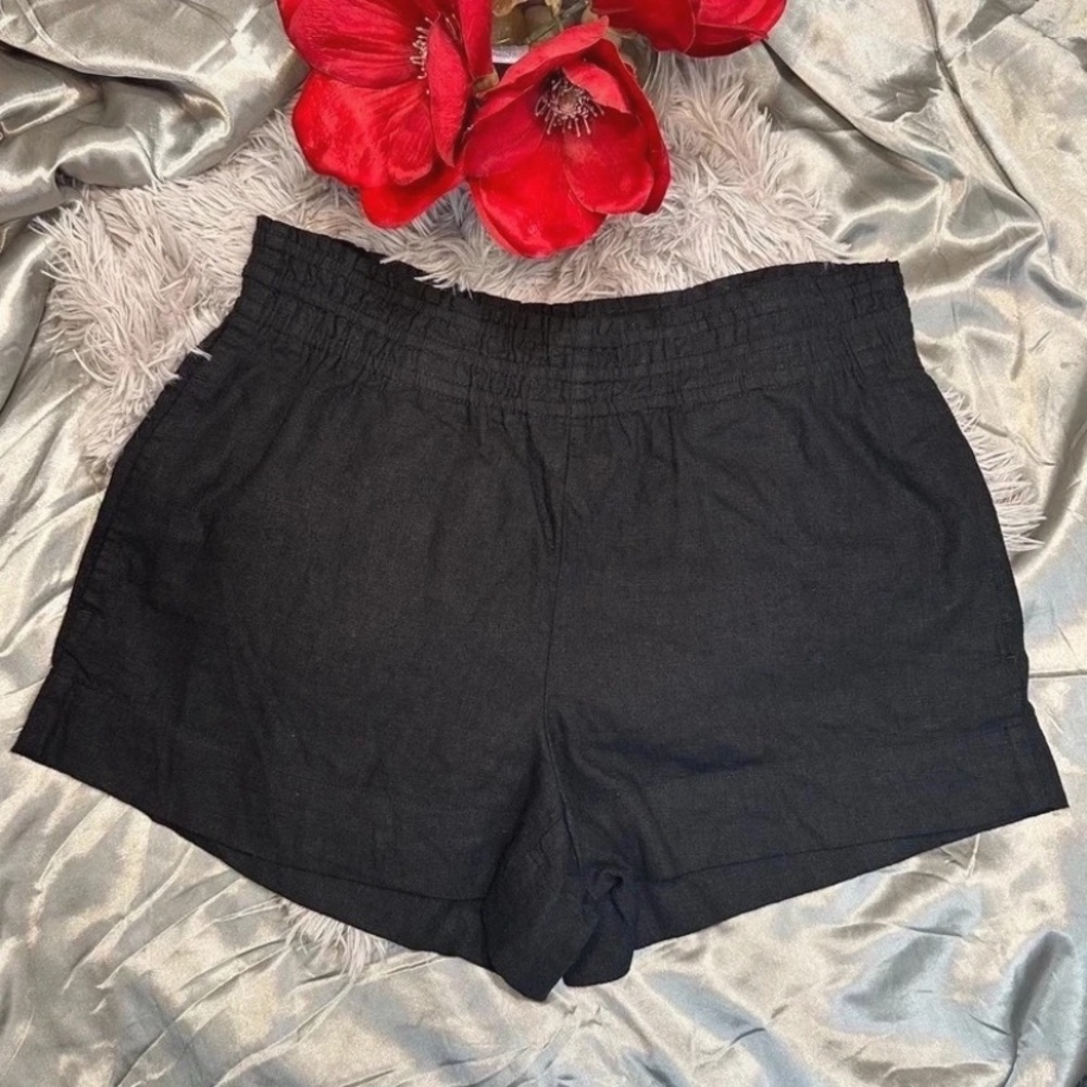 🌹a new day Black High-Waist Smocked Shorts • Black • NWOT